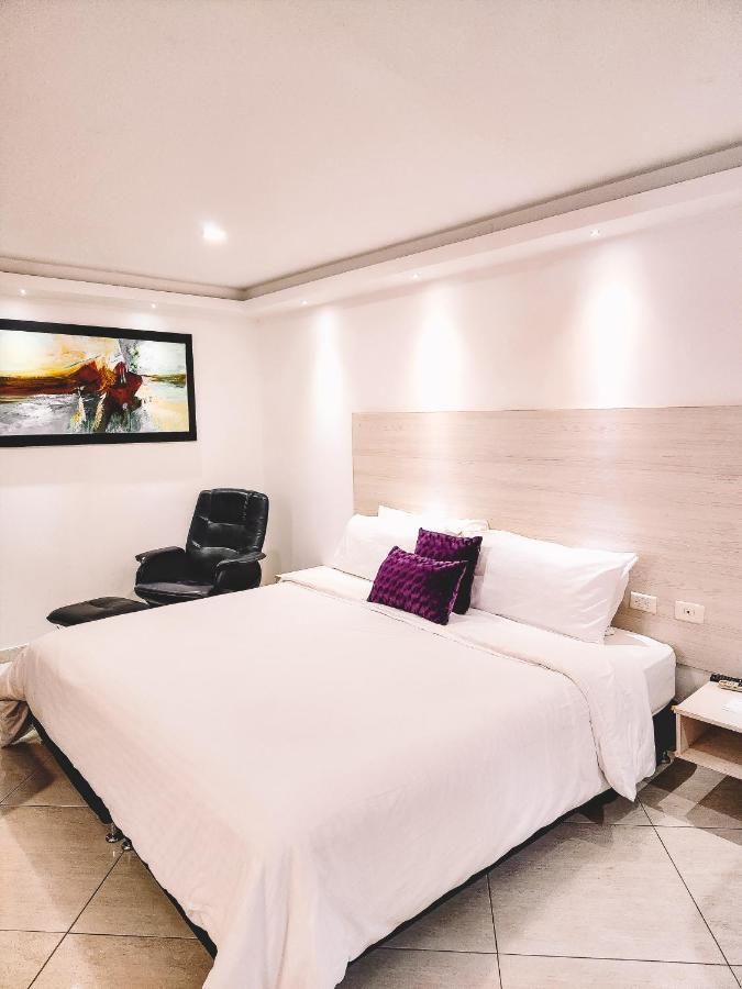 Hotel Radoa El Banco  Exteriör bild